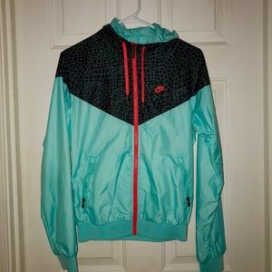 Women’s Nike N7 Windrunner